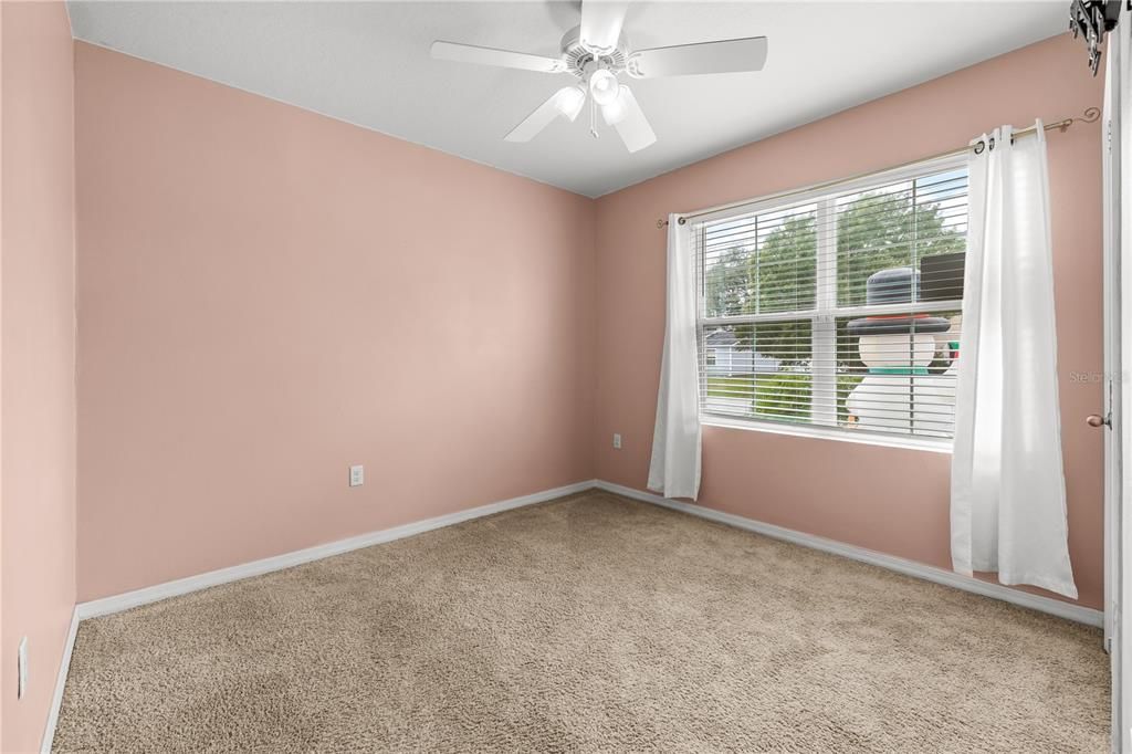 待售: $325,000 (4 贝兹, 2 浴室, 1872 平方英尺)