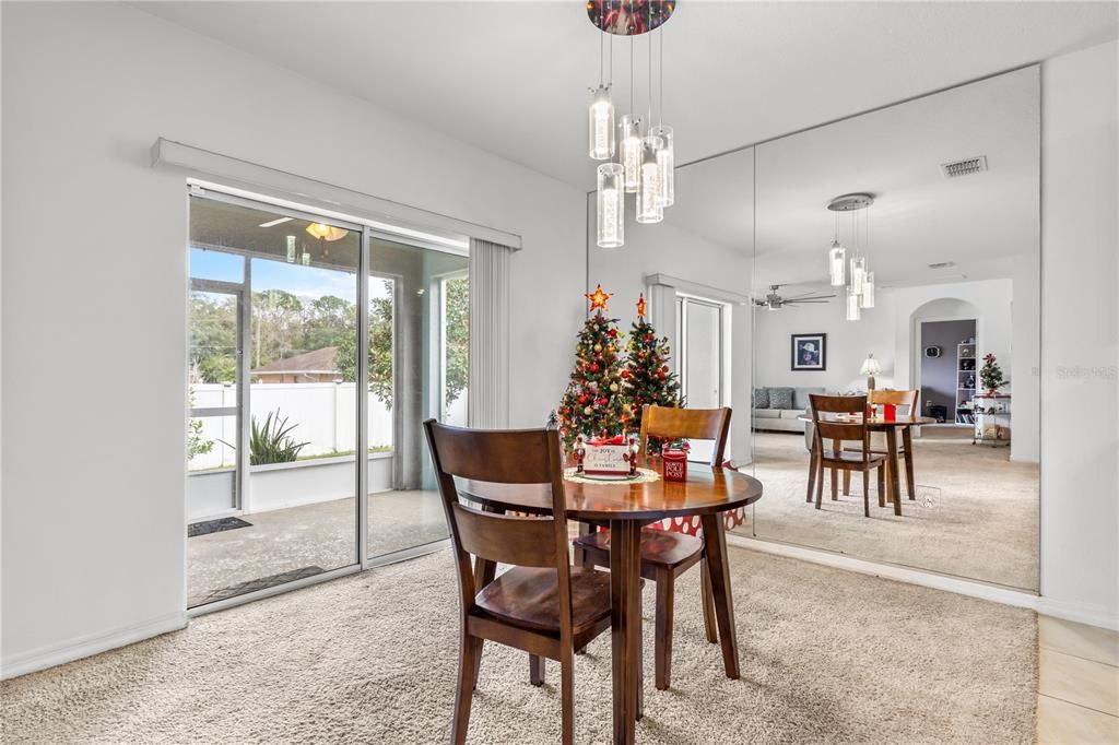 待售: $325,000 (4 贝兹, 2 浴室, 1872 平方英尺)