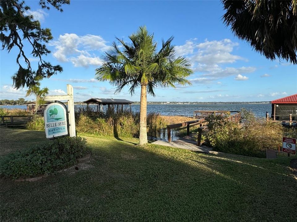 For Sale: $290,000 (2 beds, 1 baths, 1200 Square Feet)