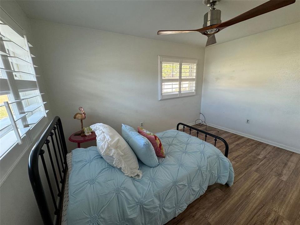 For Sale: $290,000 (2 beds, 1 baths, 1200 Square Feet)