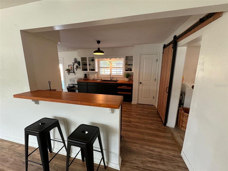 For Sale: $290,000 (2 beds, 1 baths, 1200 Square Feet)