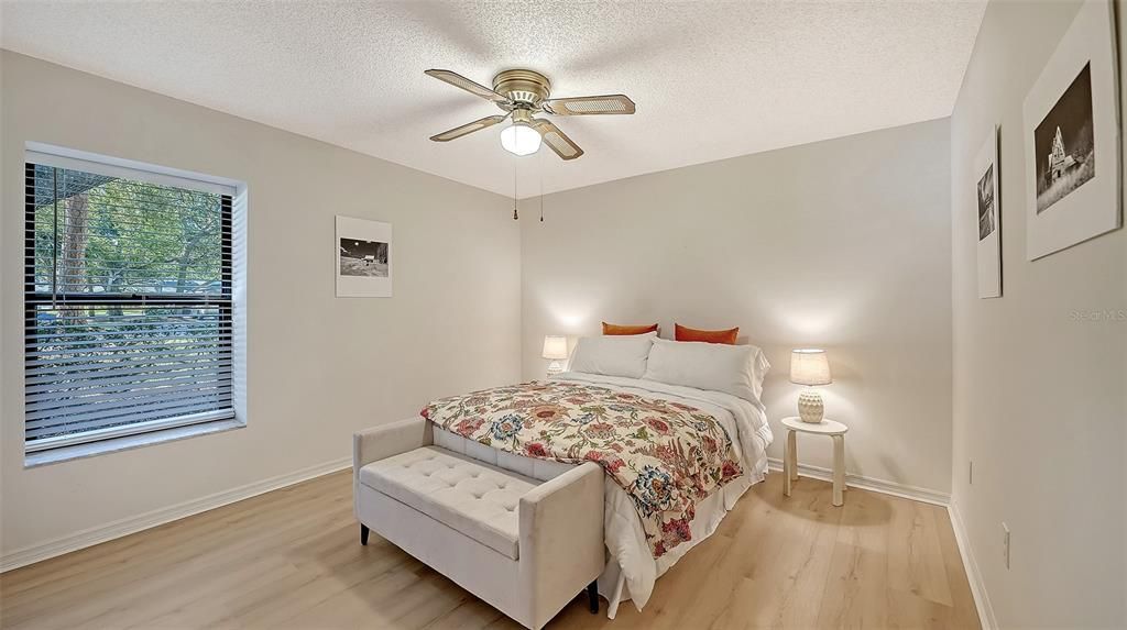 For Sale: $315,000 (2 beds, 2 baths, 1306 Square Feet)