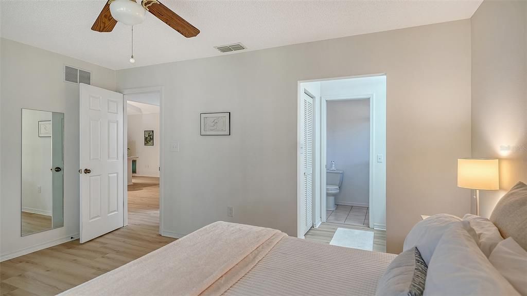 For Sale: $315,000 (2 beds, 2 baths, 1306 Square Feet)