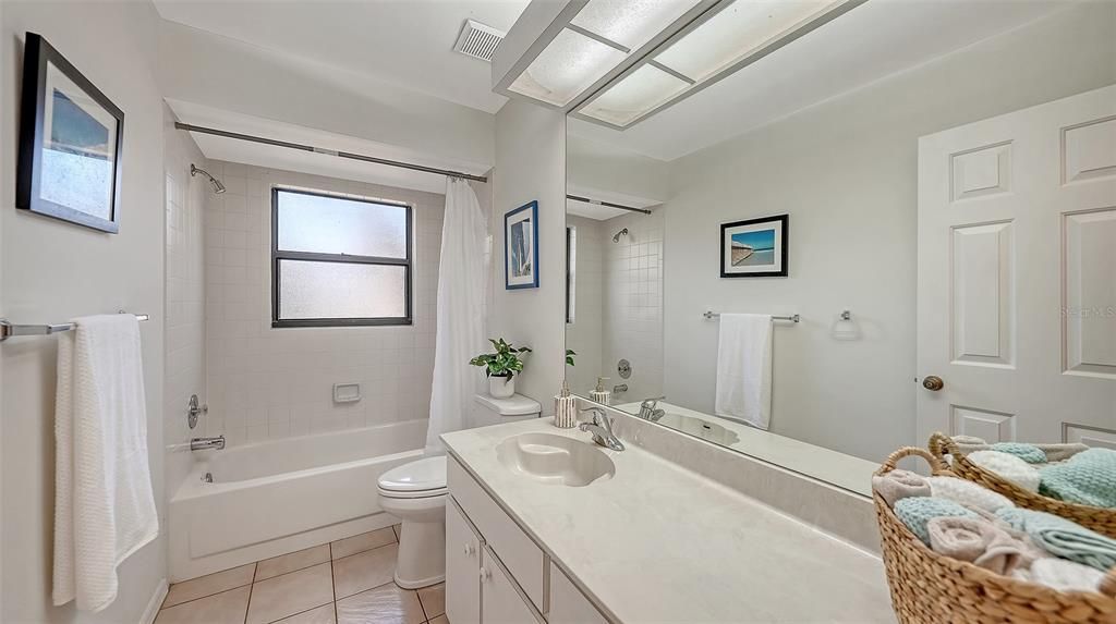 For Sale: $315,000 (2 beds, 2 baths, 1306 Square Feet)