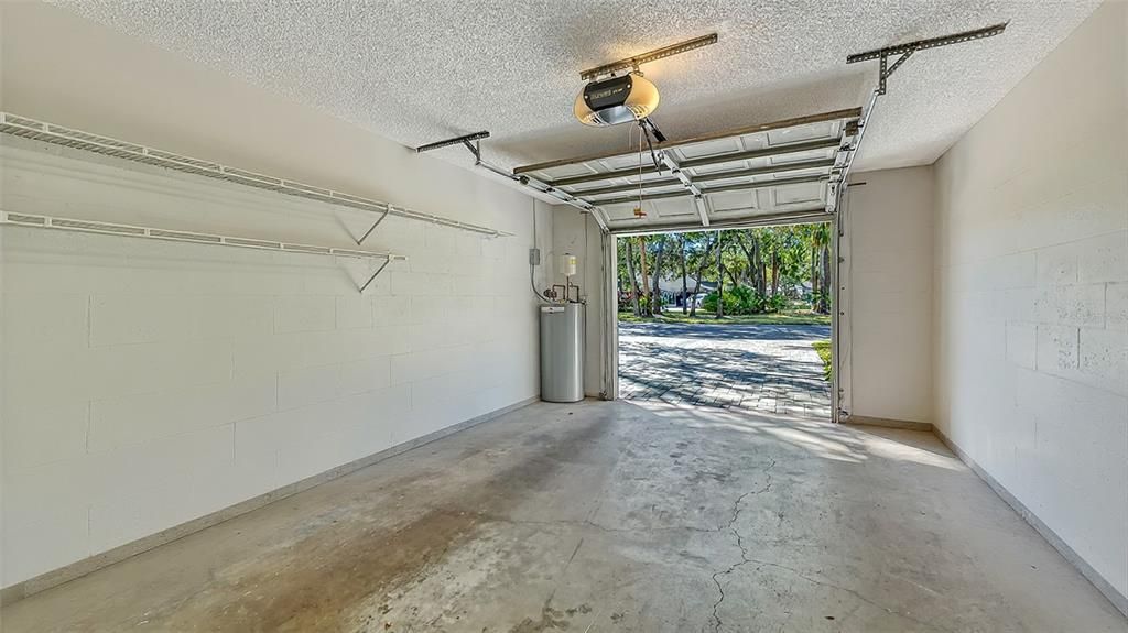 For Sale: $315,000 (2 beds, 2 baths, 1306 Square Feet)