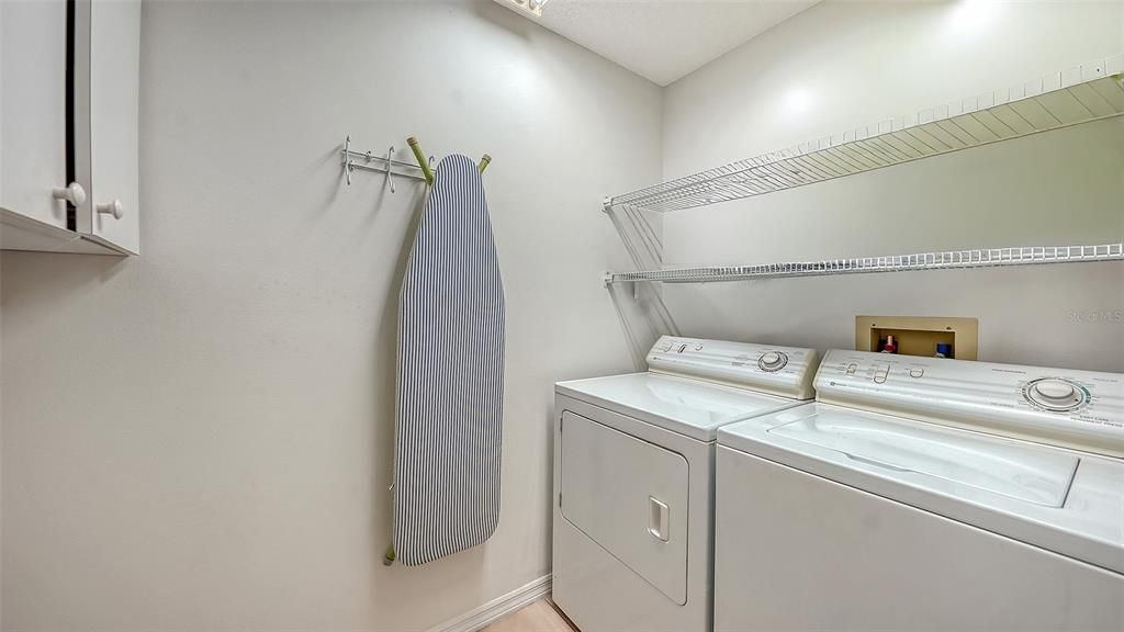 For Sale: $315,000 (2 beds, 2 baths, 1306 Square Feet)