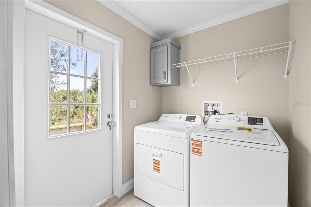 На продажу: $295,000 (4 спален, 2 ванн, 1780 Квадратных фут)