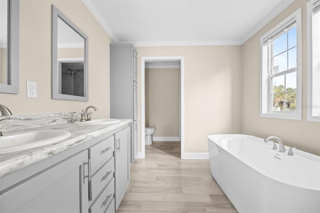 На продажу: $295,000 (4 спален, 2 ванн, 1780 Квадратных фут)