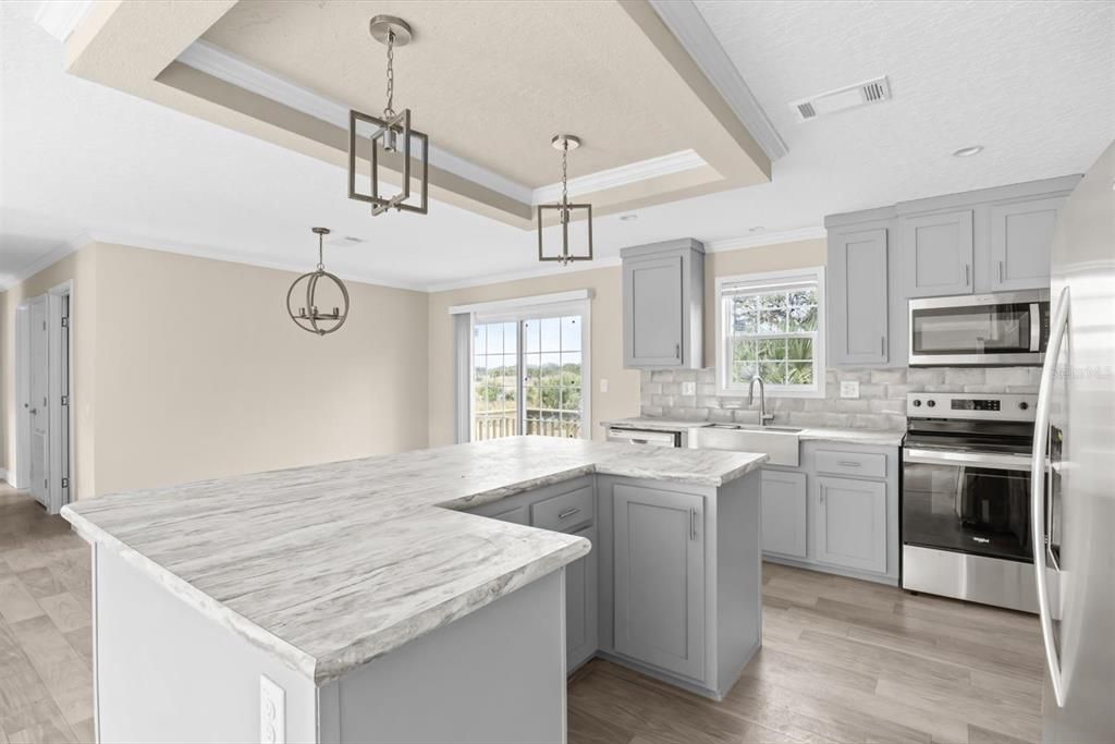 На продажу: $295,000 (4 спален, 2 ванн, 1780 Квадратных фут)