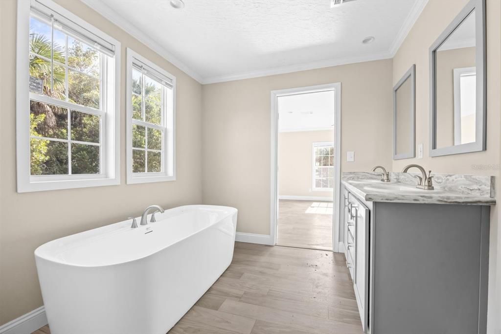 На продажу: $295,000 (4 спален, 2 ванн, 1780 Квадратных фут)