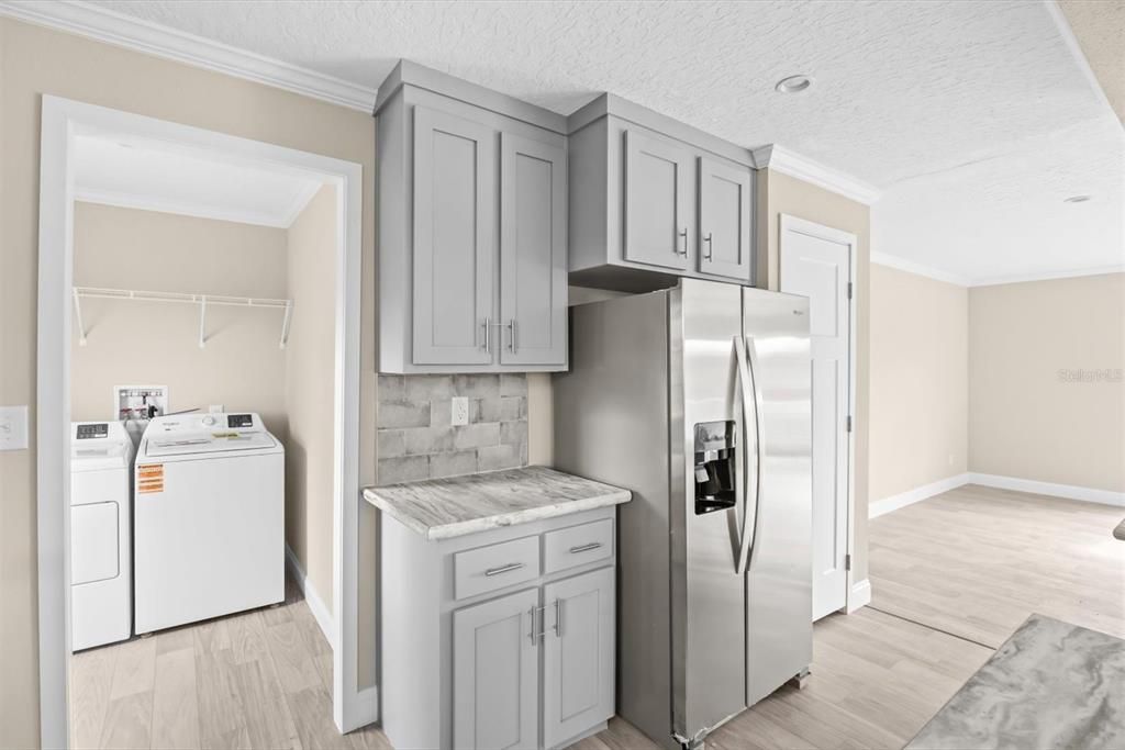 На продажу: $295,000 (4 спален, 2 ванн, 1780 Квадратных фут)