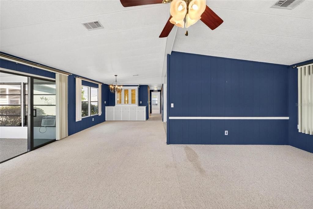 For Sale: $238,000 (2 beds, 2 baths, 1558 Square Feet)