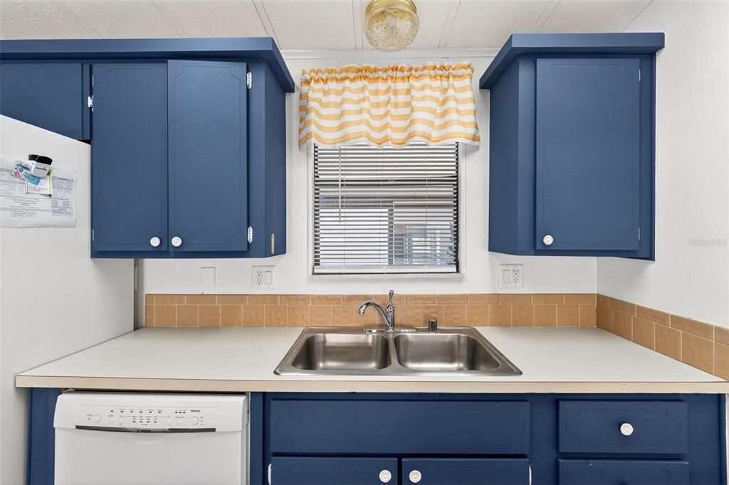 For Sale: $238,000 (2 beds, 2 baths, 1558 Square Feet)