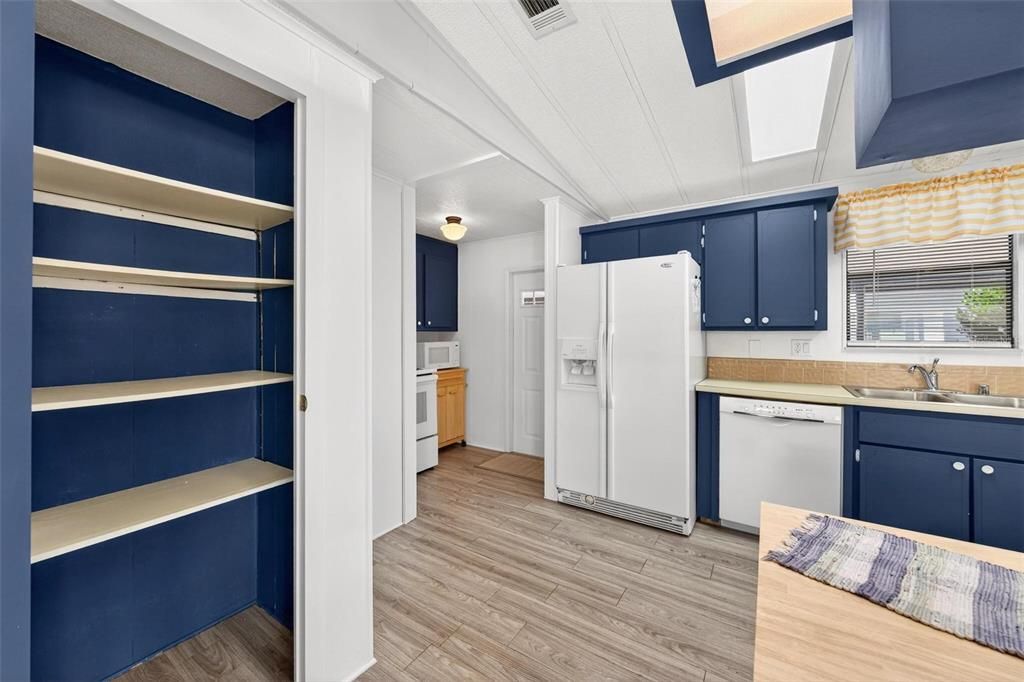 For Sale: $238,000 (2 beds, 2 baths, 1558 Square Feet)