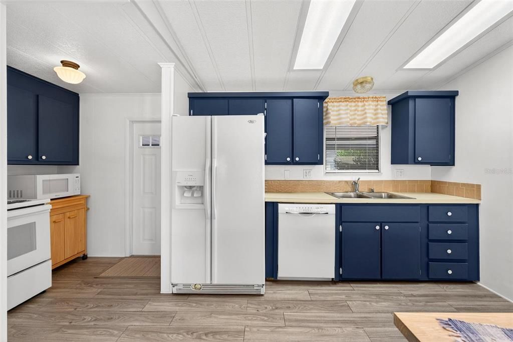 For Sale: $238,000 (2 beds, 2 baths, 1558 Square Feet)