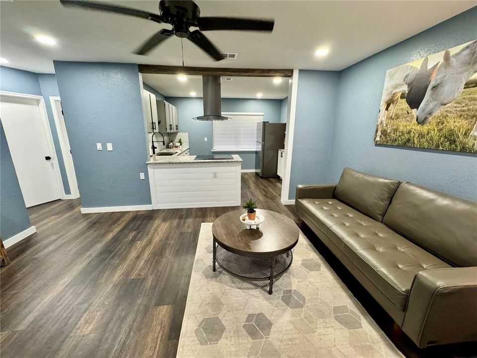 待售: $270,000 (3 贝兹, 2 浴室, 1686 平方英尺)