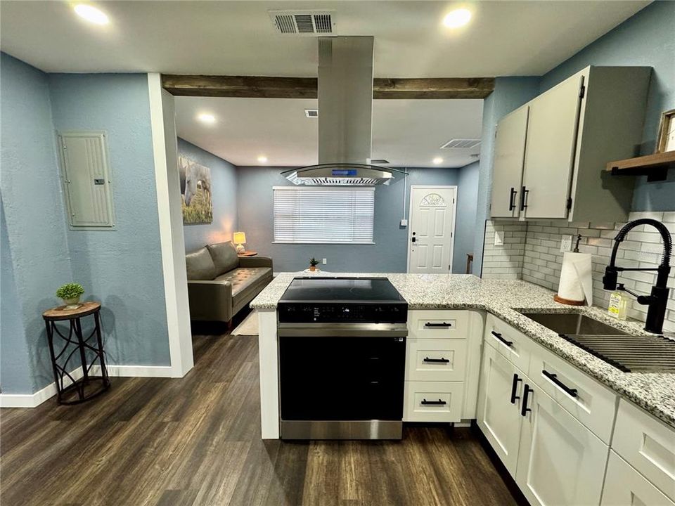 待售: $270,000 (3 贝兹, 2 浴室, 1686 平方英尺)