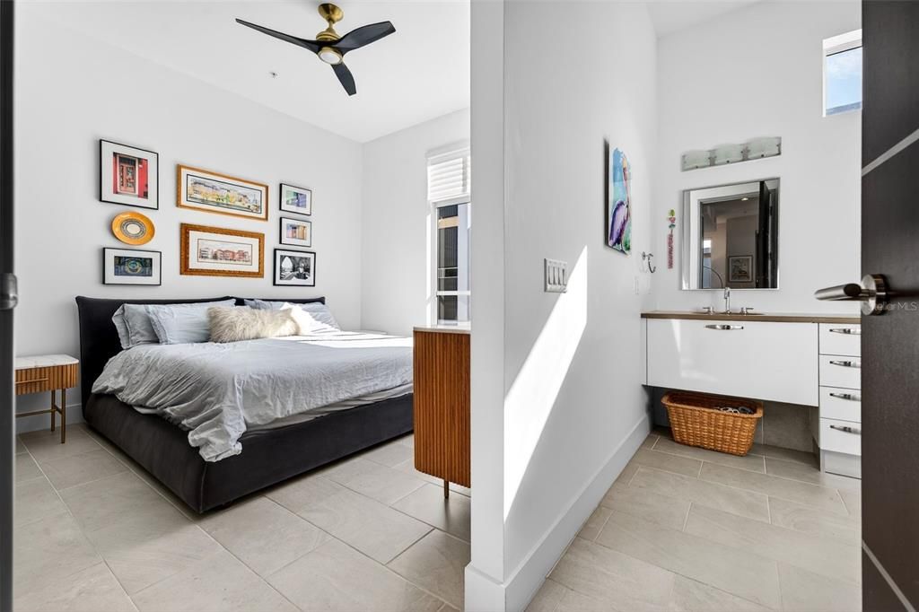 En Venta: $965,000 (2 camas, 2 baños, 1680 Pies cuadrados)