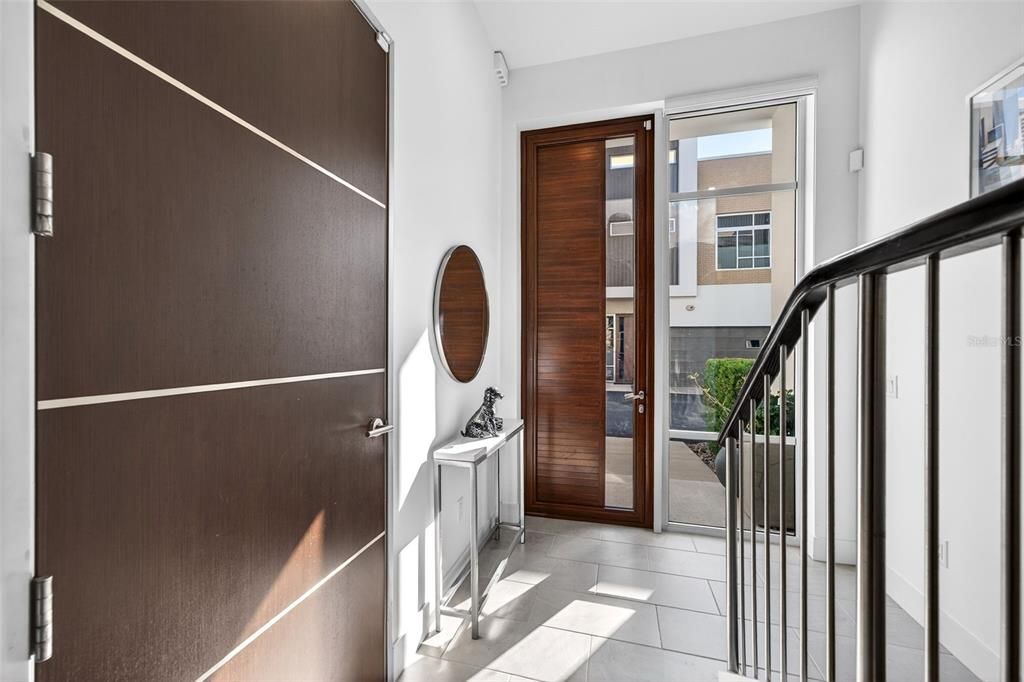 En Venta: $965,000 (2 camas, 2 baños, 1680 Pies cuadrados)