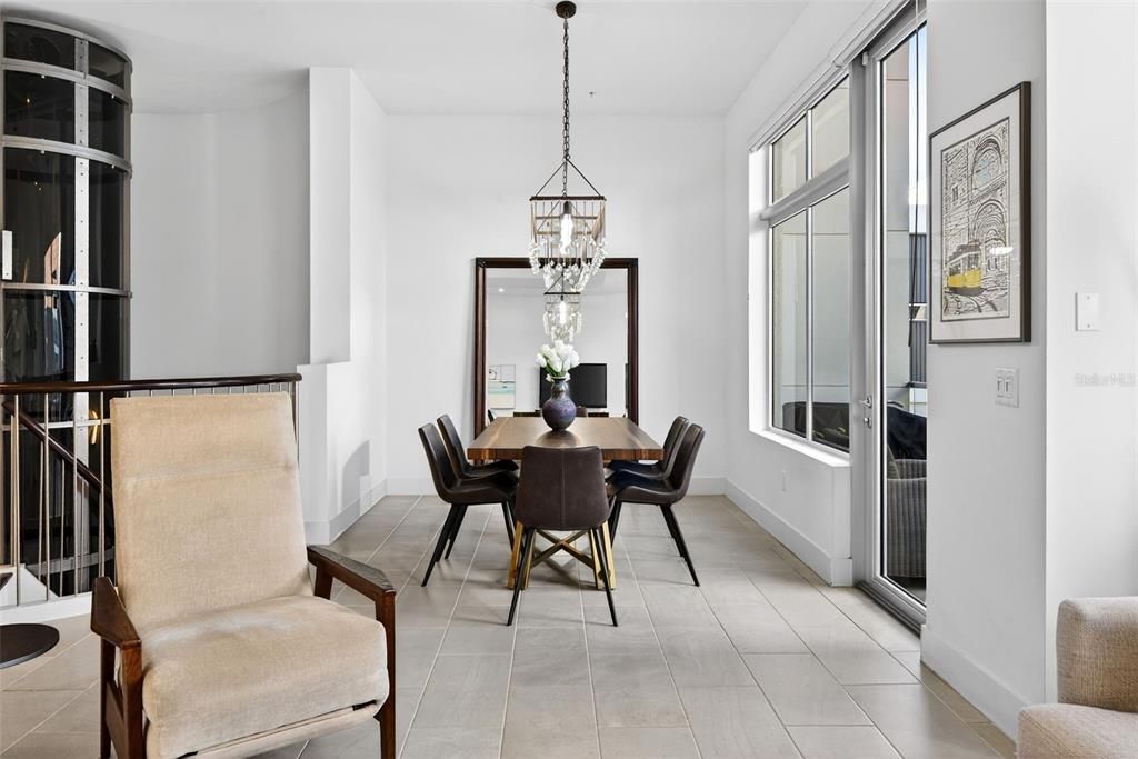 En Venta: $965,000 (2 camas, 2 baños, 1680 Pies cuadrados)