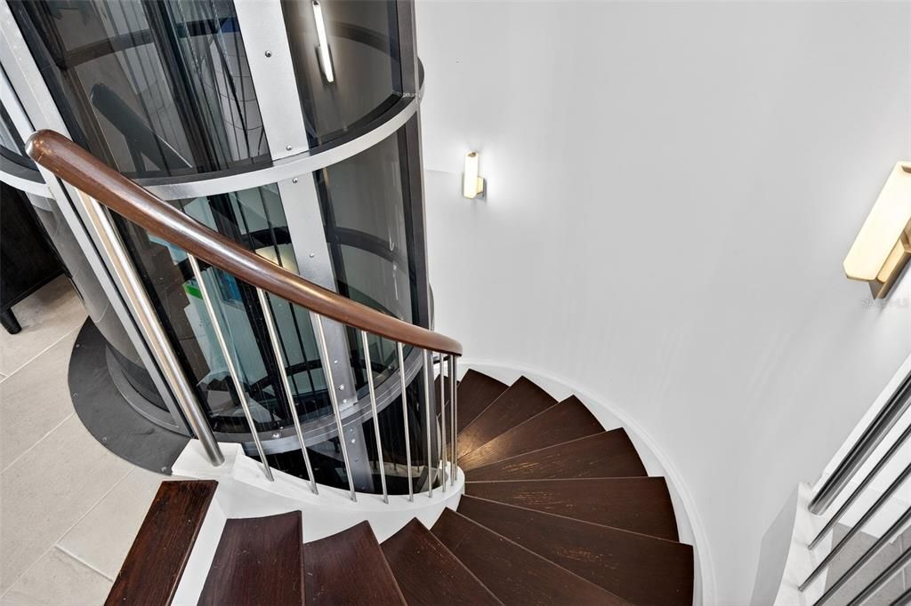 En Venta: $965,000 (2 camas, 2 baños, 1680 Pies cuadrados)