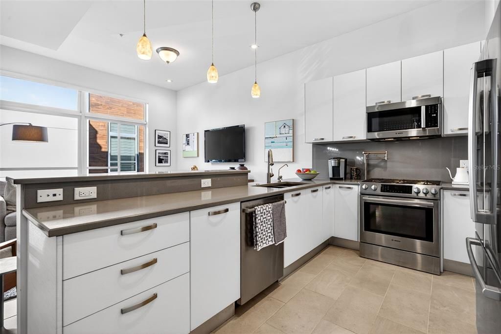 En Venta: $965,000 (2 camas, 2 baños, 1680 Pies cuadrados)