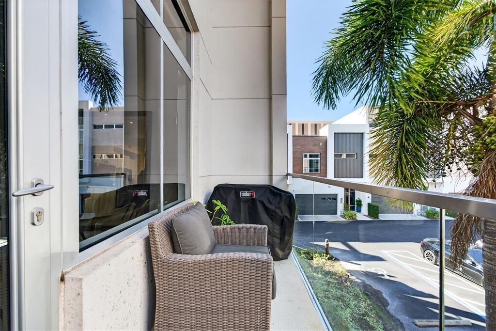 En Venta: $965,000 (2 camas, 2 baños, 1680 Pies cuadrados)