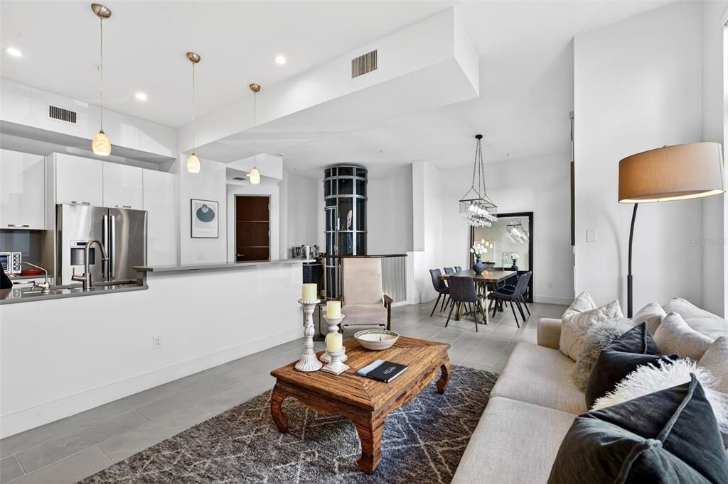 En Venta: $965,000 (2 camas, 2 baños, 1680 Pies cuadrados)