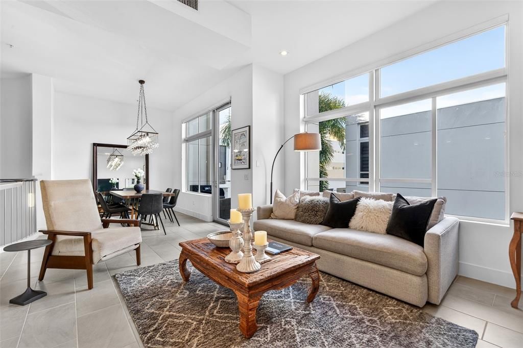 En Venta: $965,000 (2 camas, 2 baños, 1680 Pies cuadrados)