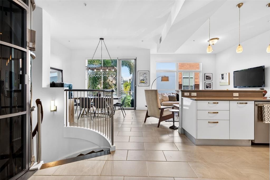 En Venta: $965,000 (2 camas, 2 baños, 1680 Pies cuadrados)