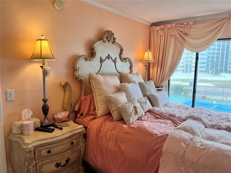 For Rent: $2,000 (1 beds, 1 baths, 654 Square Feet)