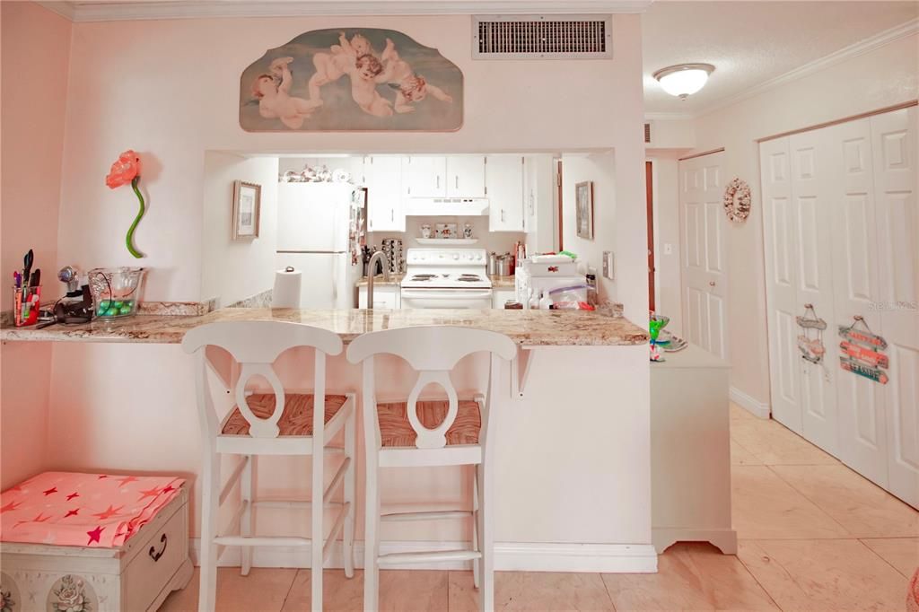 For Rent: $2,000 (1 beds, 1 baths, 654 Square Feet)