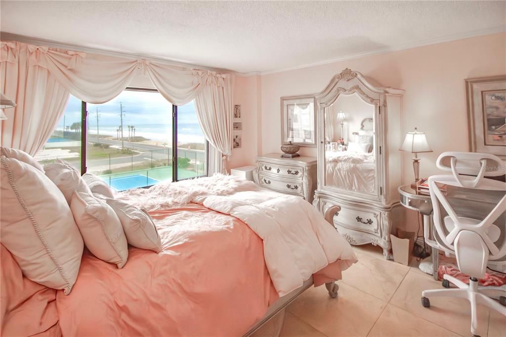 For Rent: $2,000 (1 beds, 1 baths, 654 Square Feet)