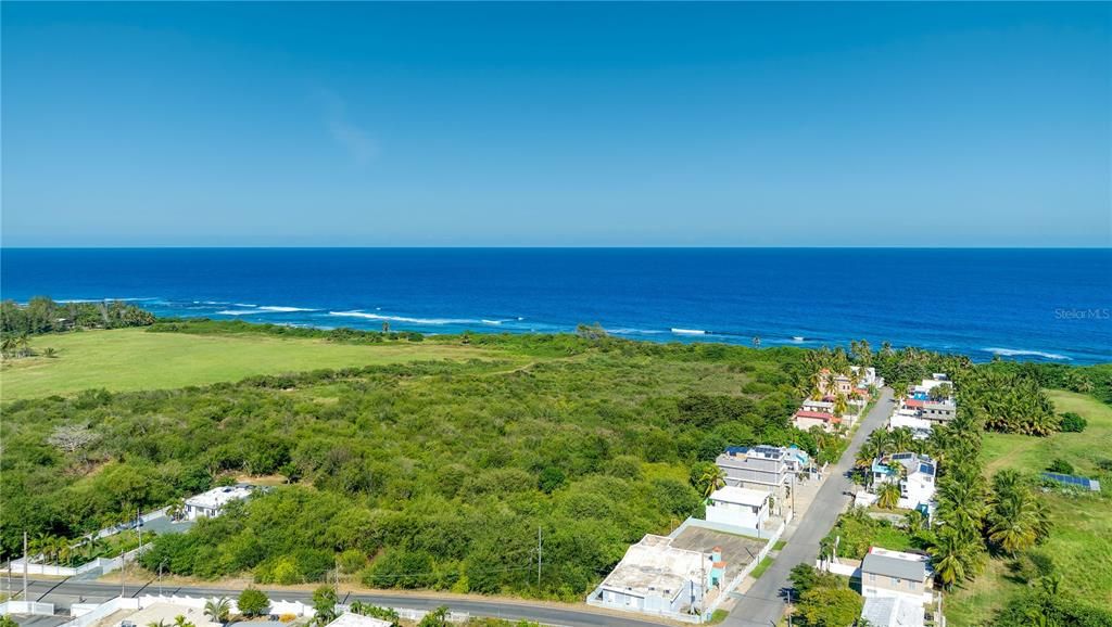 На продажу: $2,775,000 (6.80 acres)