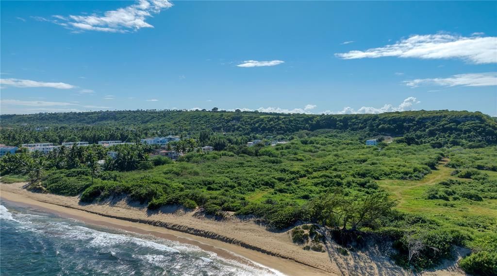 На продажу: $2,775,000 (6.80 acres)