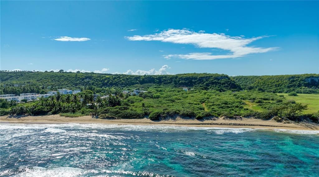 На продажу: $2,775,000 (6.80 acres)