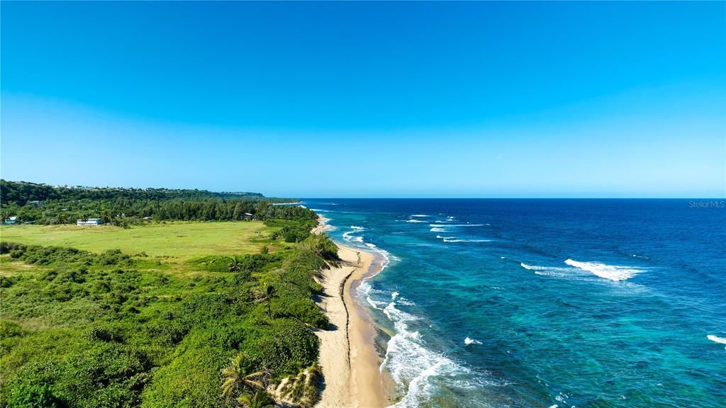 На продажу: $2,775,000 (6.80 acres)