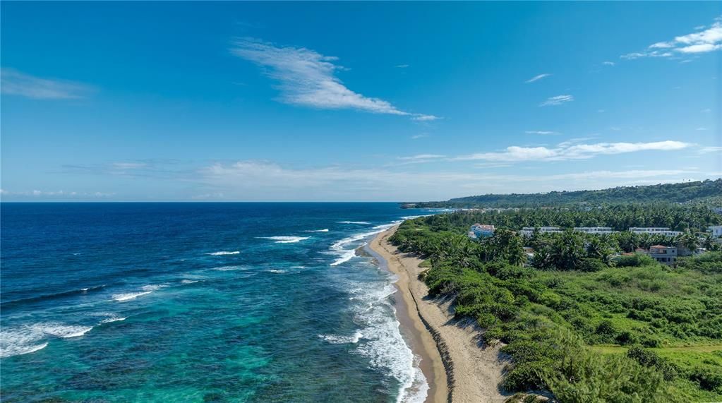 На продажу: $2,775,000 (6.80 acres)