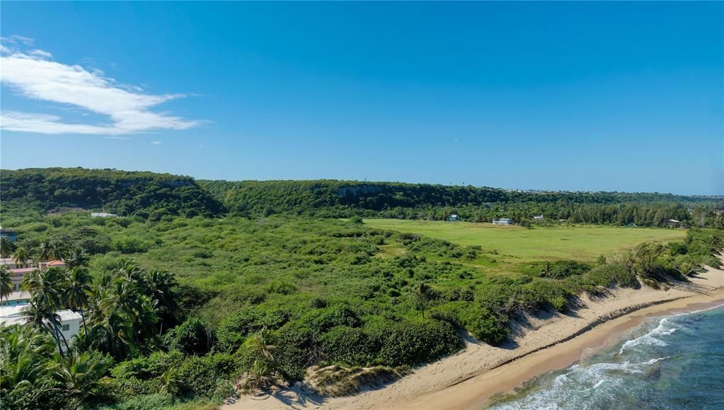 На продажу: $2,775,000 (6.80 acres)