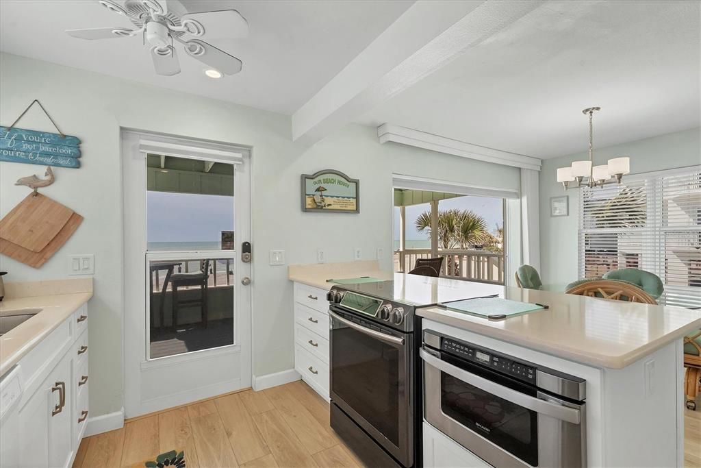 待售: $820,000 (1 贝兹, 2 浴室, 800 平方英尺)