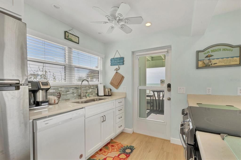 待售: $820,000 (1 贝兹, 2 浴室, 800 平方英尺)