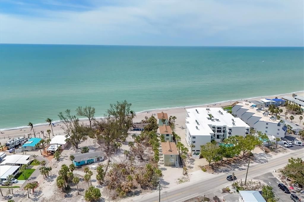 待售: $820,000 (1 贝兹, 2 浴室, 800 平方英尺)