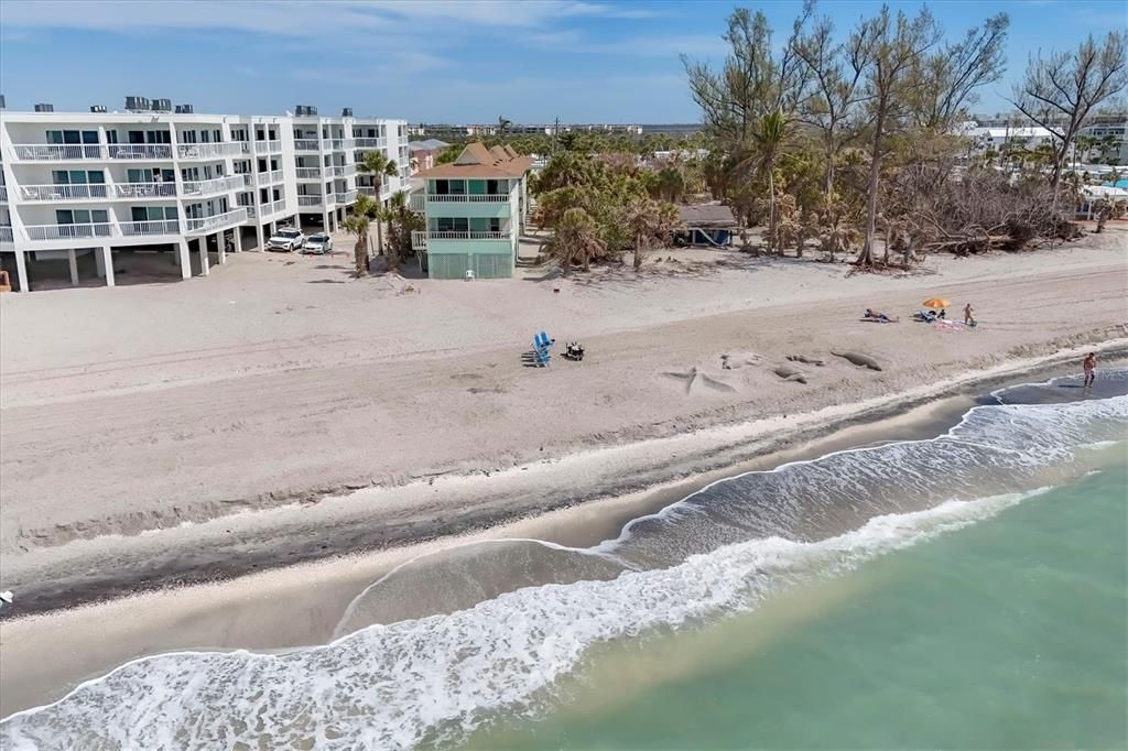 待售: $820,000 (1 贝兹, 2 浴室, 800 平方英尺)