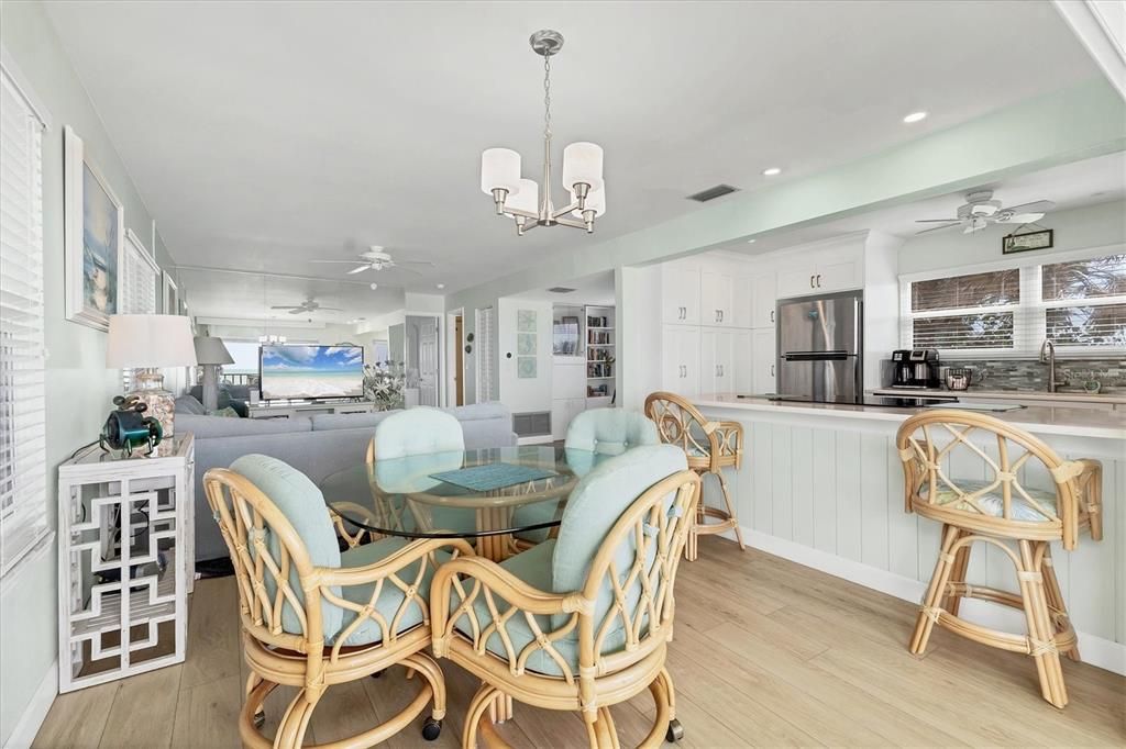 待售: $820,000 (1 贝兹, 2 浴室, 800 平方英尺)