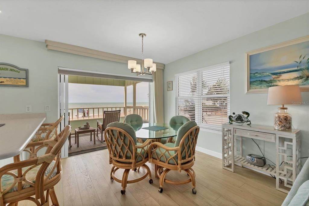 待售: $820,000 (1 贝兹, 2 浴室, 800 平方英尺)