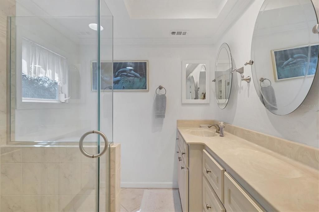 待售: $820,000 (1 贝兹, 2 浴室, 800 平方英尺)