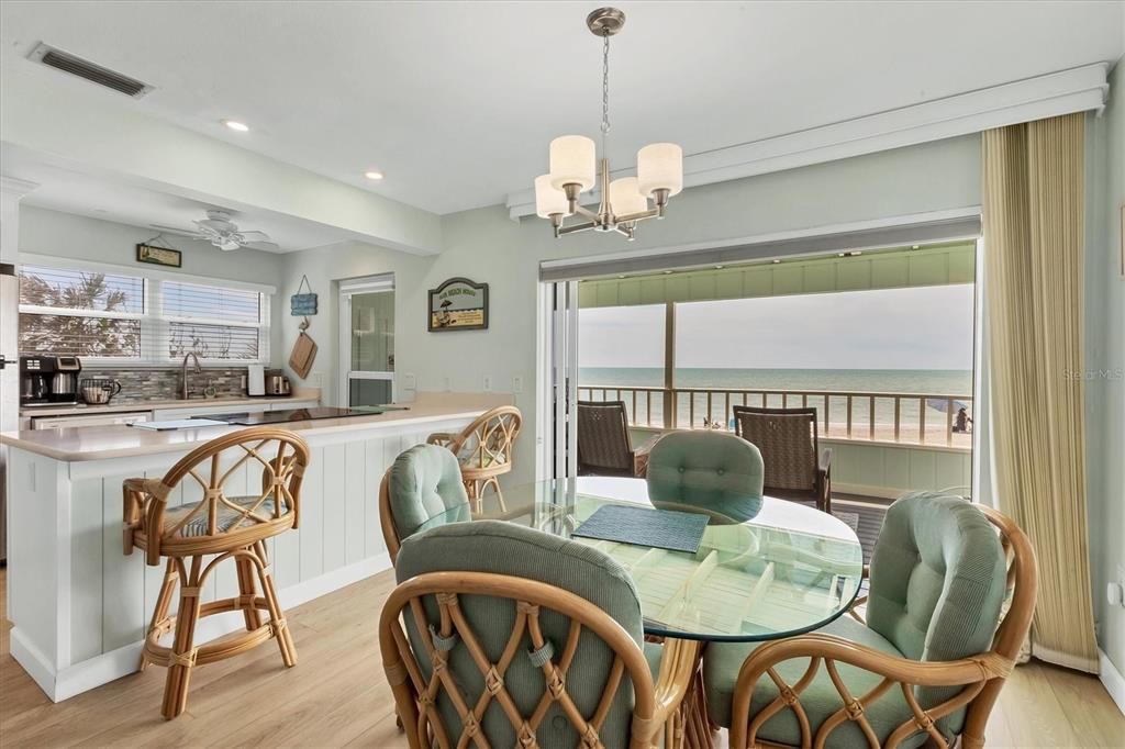 待售: $820,000 (1 贝兹, 2 浴室, 800 平方英尺)