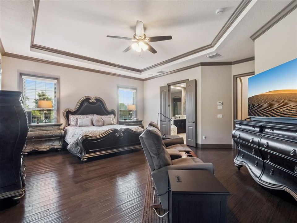 For Sale: $1,949,000 (5 beds, 6 baths, 5458 Square Feet)