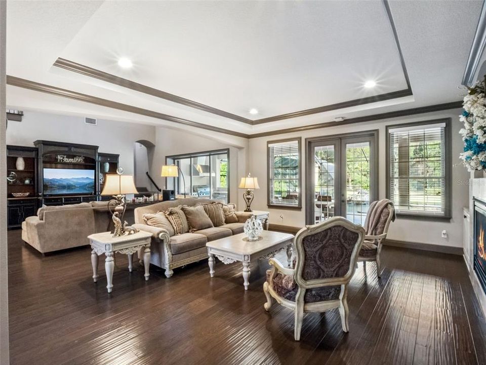 For Sale: $1,949,000 (5 beds, 6 baths, 5458 Square Feet)