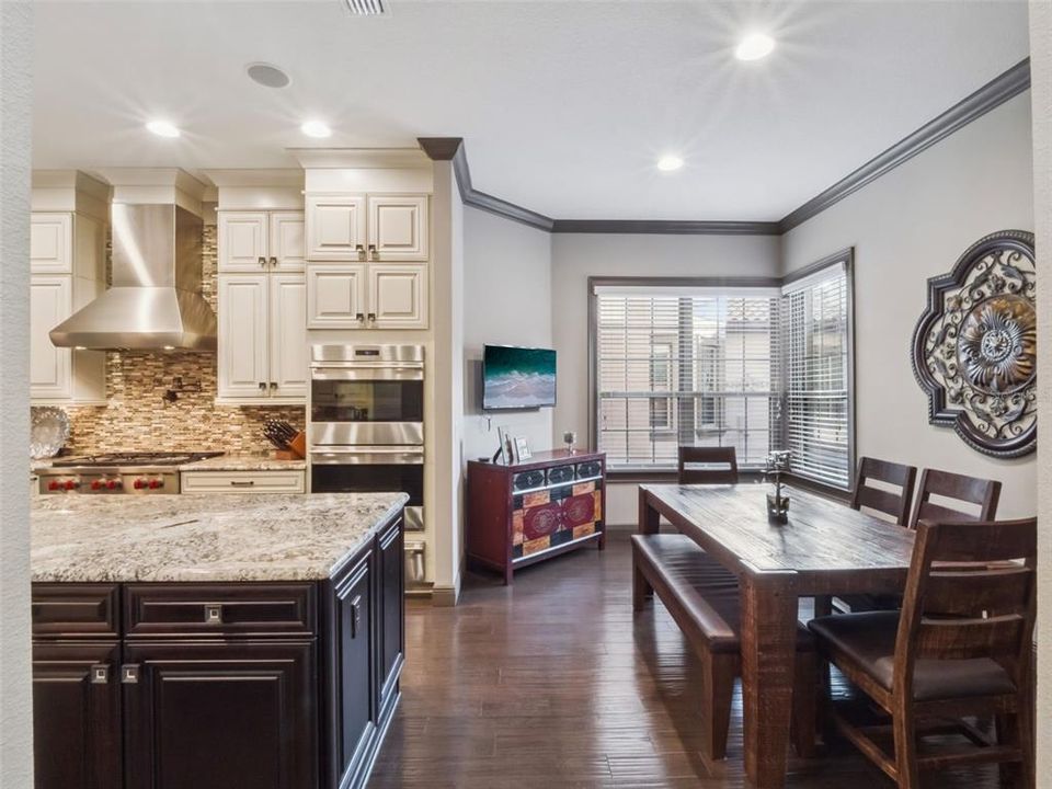 For Sale: $1,949,000 (5 beds, 6 baths, 5458 Square Feet)